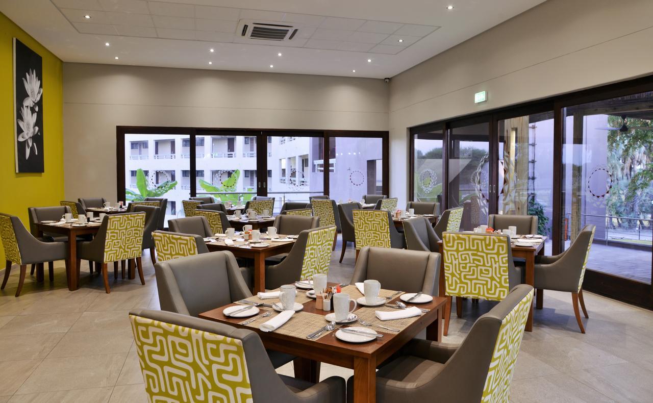 Cresta Maun Hotel Eksteriør billede
